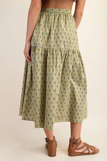 Printed tired midi skirt stylish and versatile